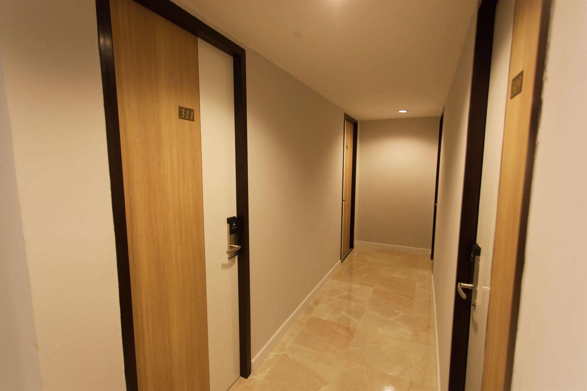 Nantra Cozy Pattaya Hotel Bagian luar foto