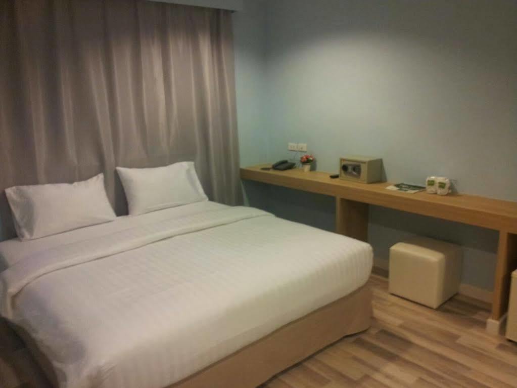 Nantra Cozy Pattaya Hotel Bagian luar foto